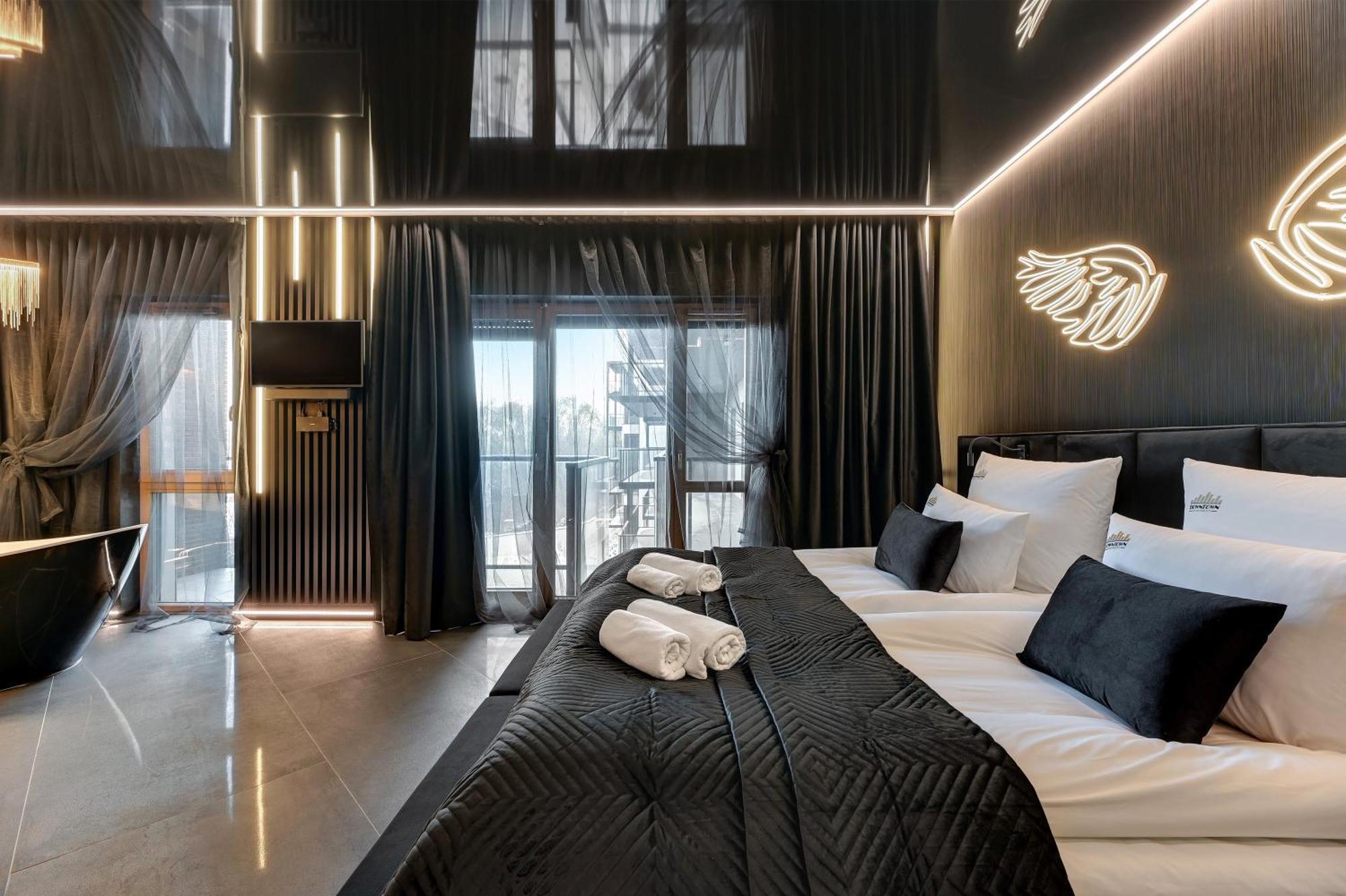 Nadmotlawie Hollywood Jacuzzi Suite By Downtown Apartments — Photos 2
